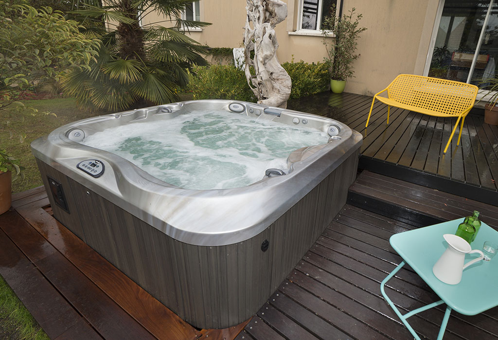 Minipiscina Jacuzzi J-335, ideale sia per coppie sia per famiglie